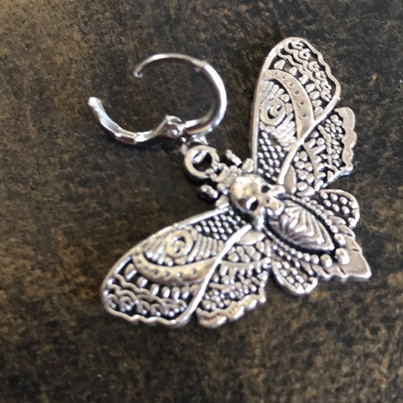 NWT gothic witchy whimsygoth moth with human skull dangle earrings in silvertone - Picture 5 of 7